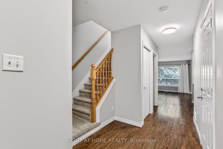 Property Photo:  1811 Rollingacres Drive  ON N5X 4K4 