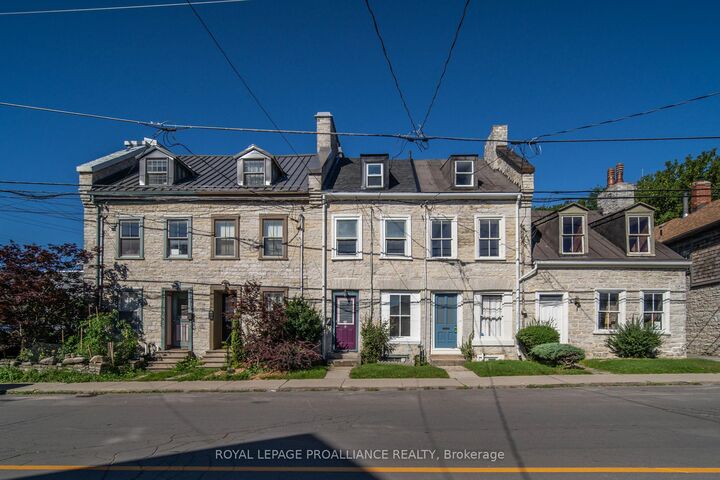 Property Photo:  10 Rideau Street  ON K7K 2Z6 