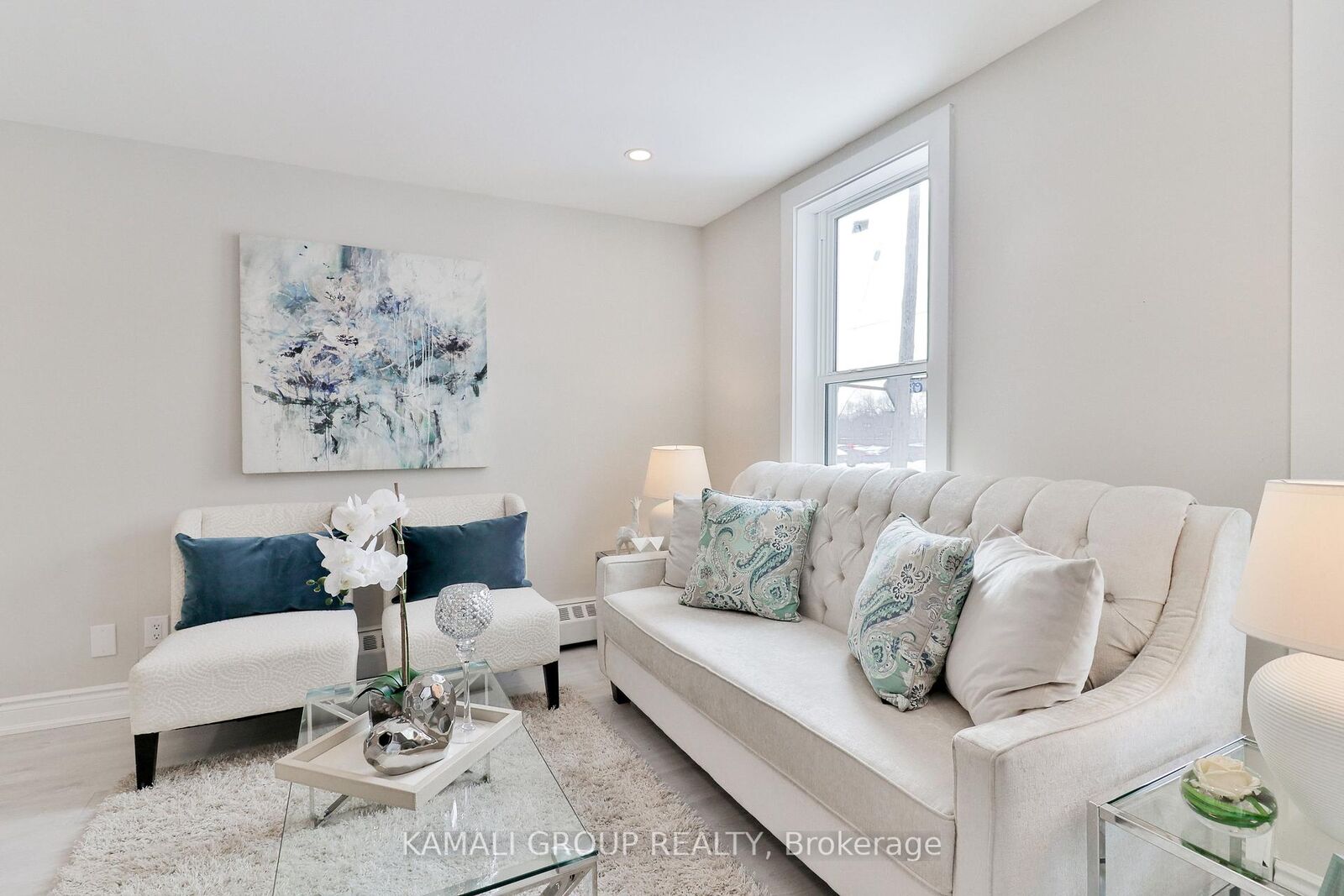 Property Photo:  81 McMillan Drive Unit 1  ON L1G 3Z7 