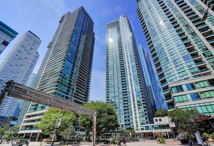 Property Photo:  33 Bay Street 3310  ON M5J 2Z3 