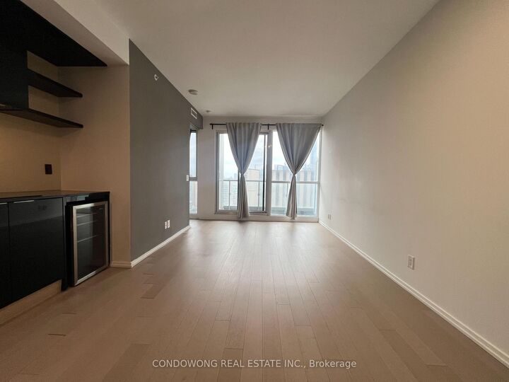 Property Photo:  70 Temperance Street 2901  ON M5H 0B1 