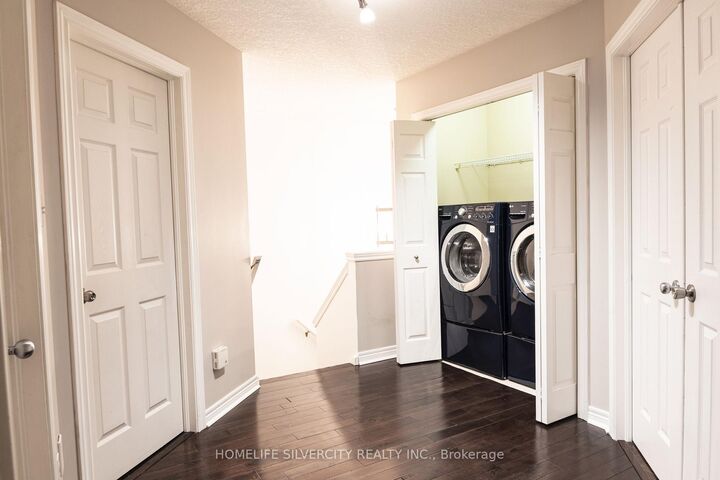 Property Photo:  685 North Leaksdale Circle  ON N6M 1M1 