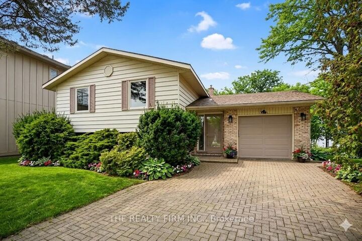 Property Photo:  4084 Bluepoint Drive  ON N0N 1J6 