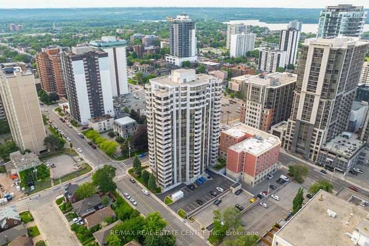 Property Photo:  67 Caroline Street S 15C  ON L8P 3K6 