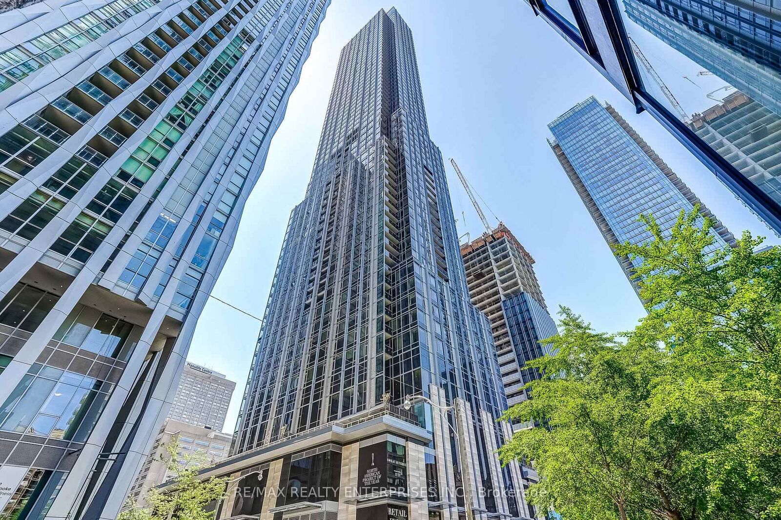 Photo de la propriété: 11 Yorkville Avenue 2409 ON M4W 0B7