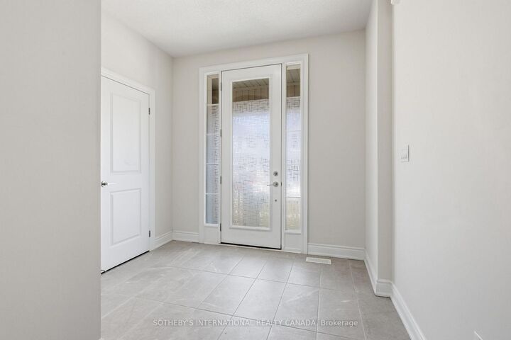 Property Photo:  32 Bermondsey Way  ON L6Y 6K9 