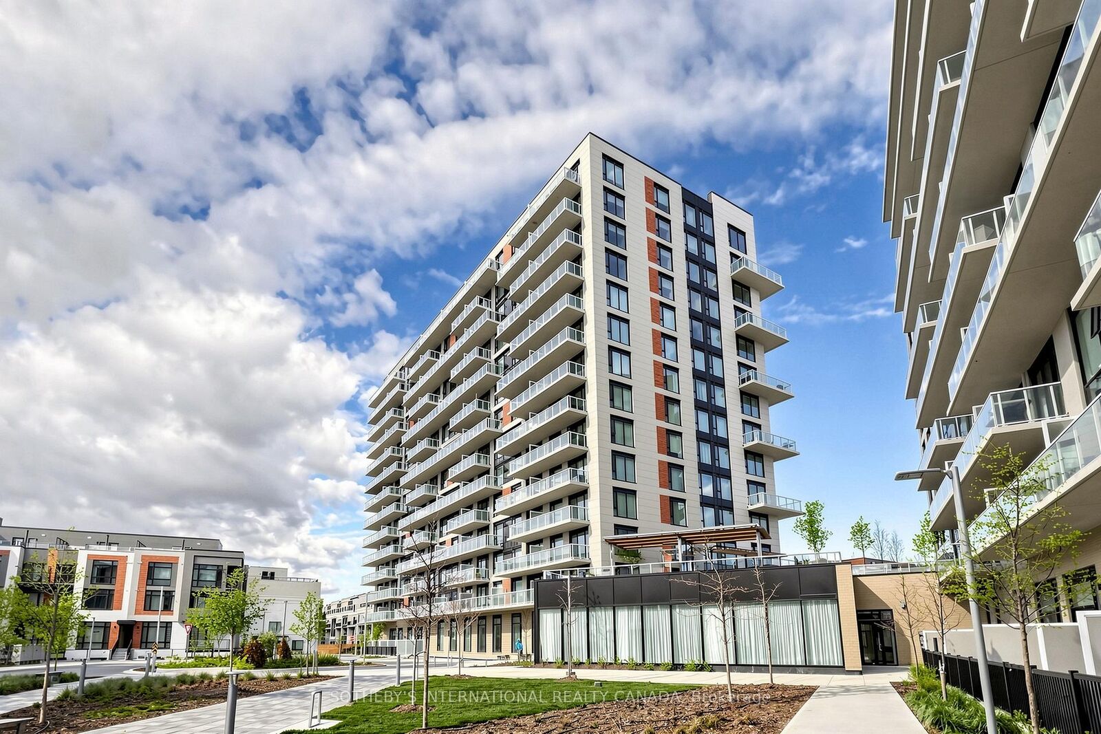 Property Photo:  2 David Eyer Road 1223  ON L4S 0N6 