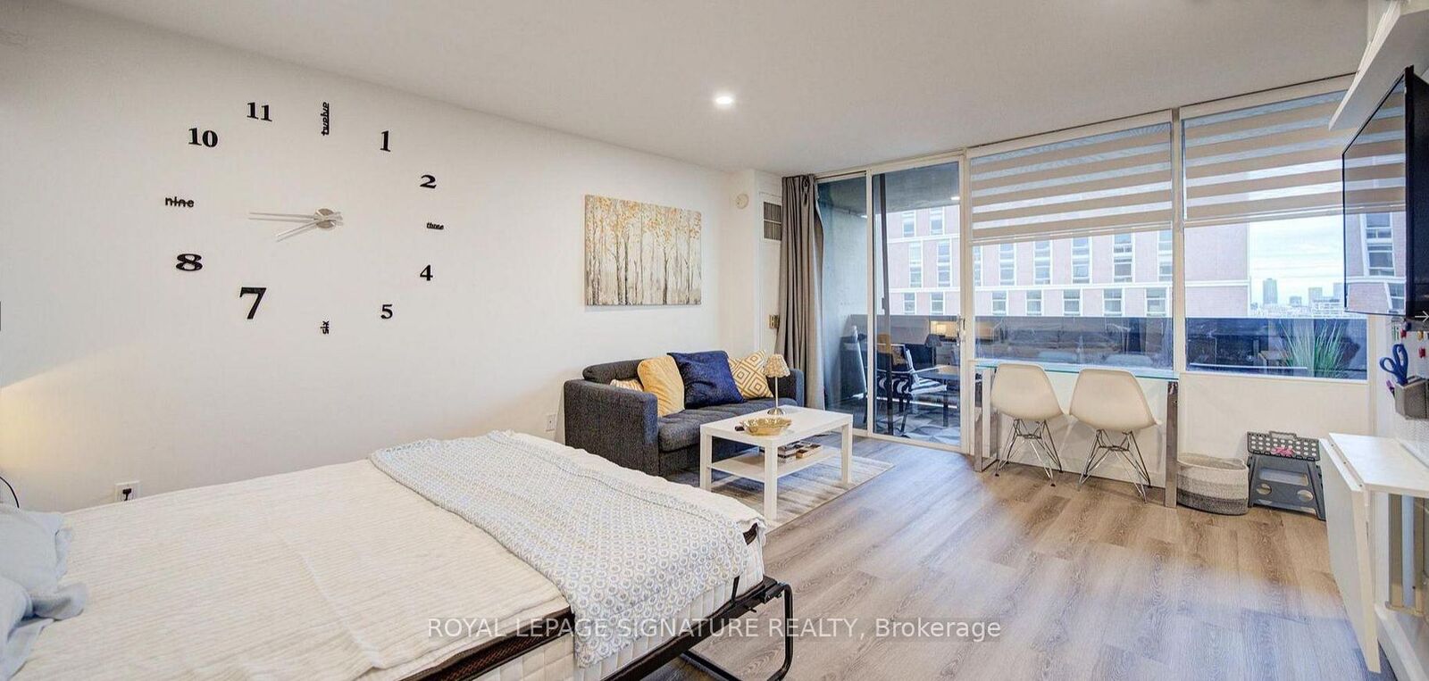 Property Photo:  720 Spadina Avenue 1605  ON M5S 2T9 