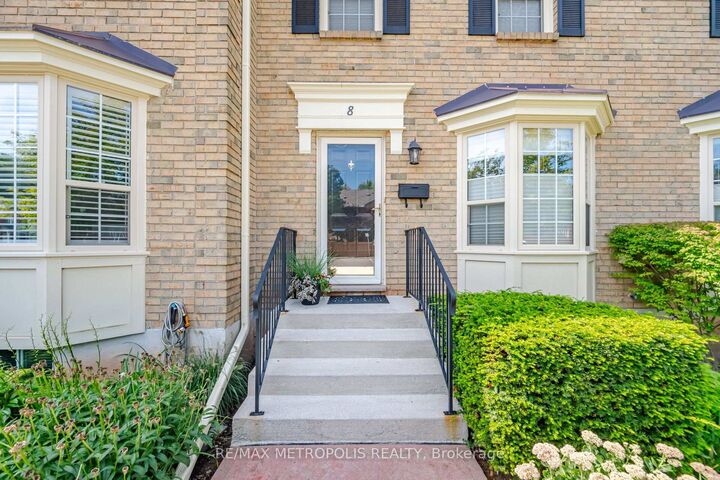 Property Photo:  2390 Woodward Avenue 8  ON L7R 1T9 