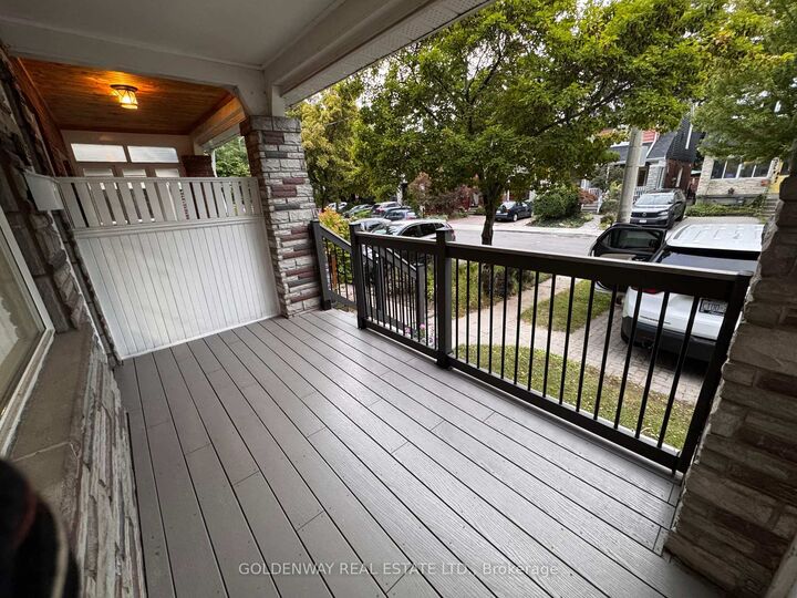 Property Photo:  327 Springdale Boulevard  ON M4C 2A3 
