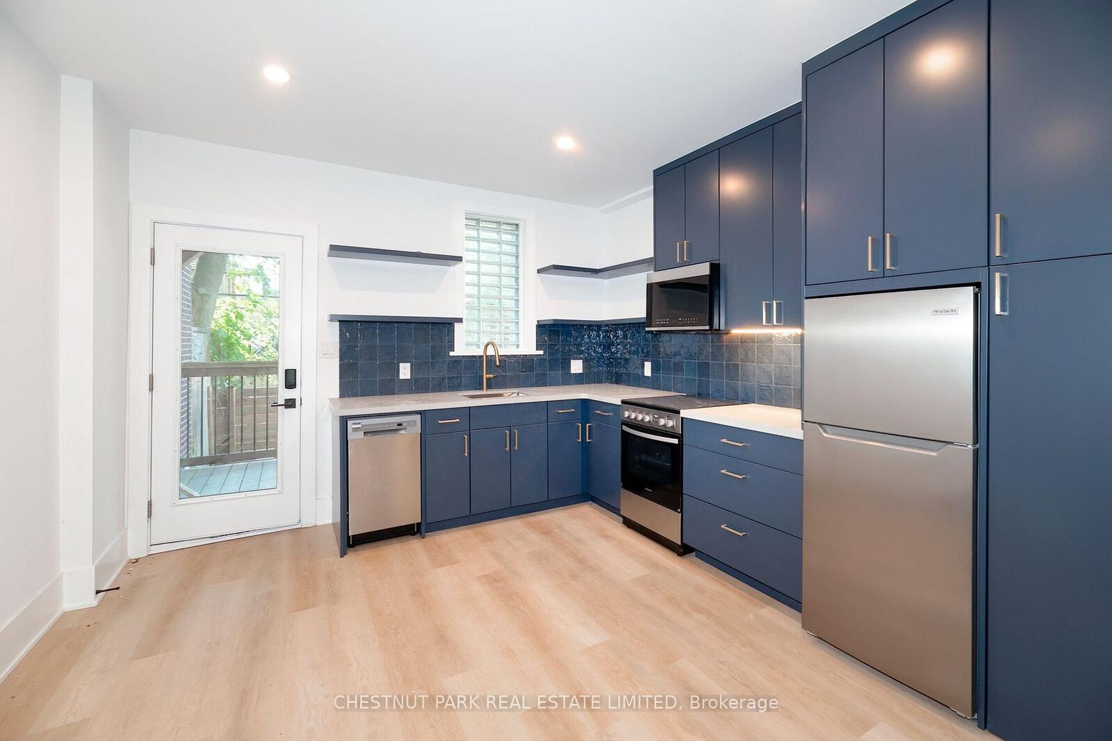 Property Photo:  1105 Queen Street E Main  ON M4M 1K7 