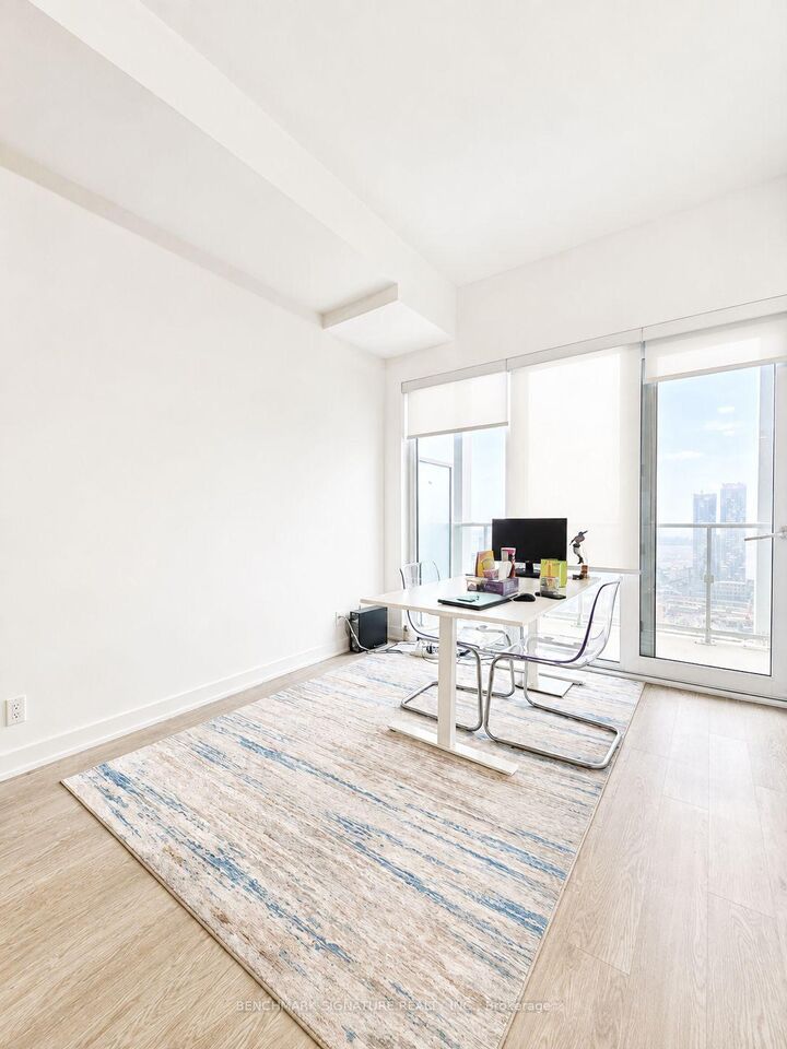 Property Photo:  88 Queen Street E 5209  ON M5C 0B6 