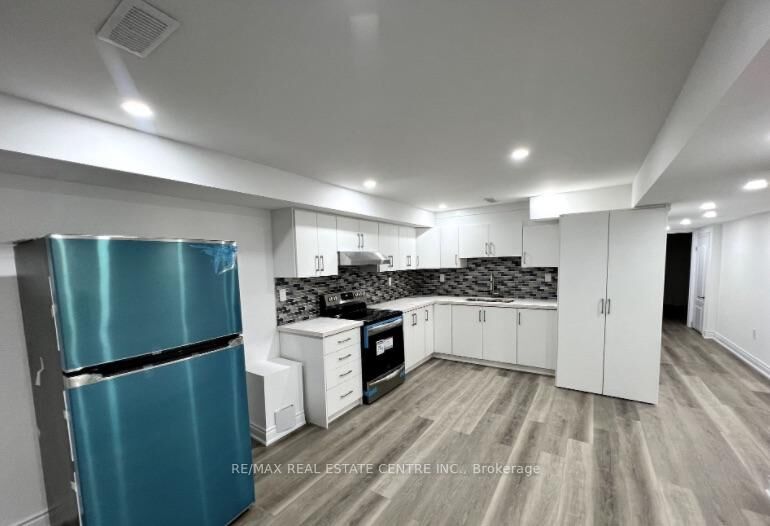 Property Photo:  20 Quinton Ridge Basement Unit  ON L6Y 6J4 