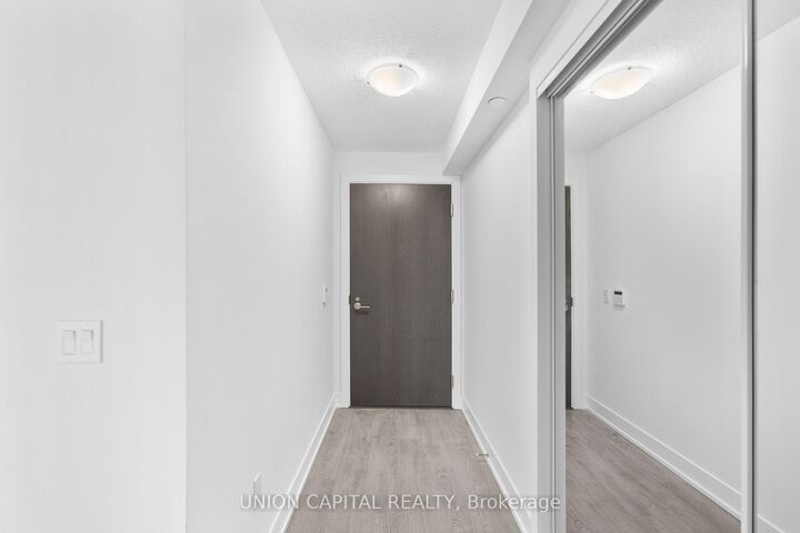 Property Photo:  9 Mabelle Avenue 2326  ON M9A 0E1 