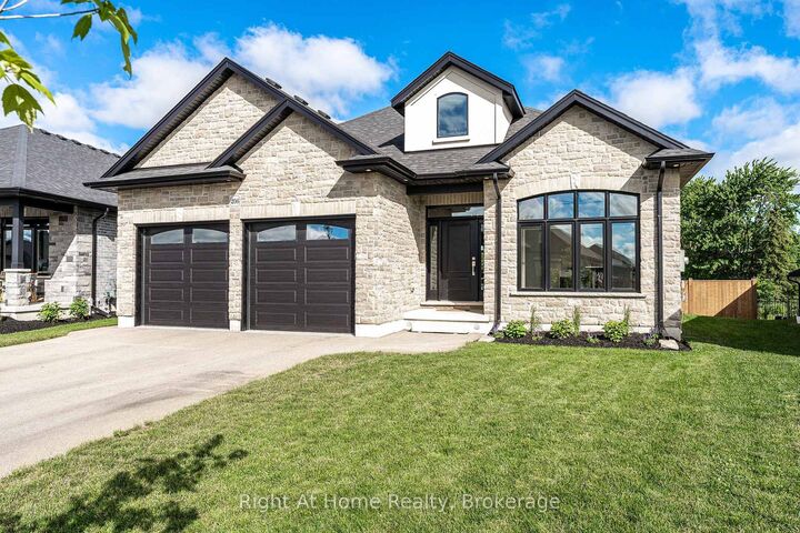 Property Photo:  206 Orr Street  ON N5A 0J7 