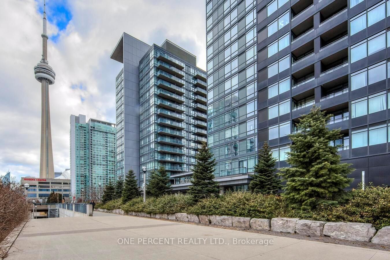 Property Photo:  25 Telegram Mews 5007  ON M5V 3Z1 
