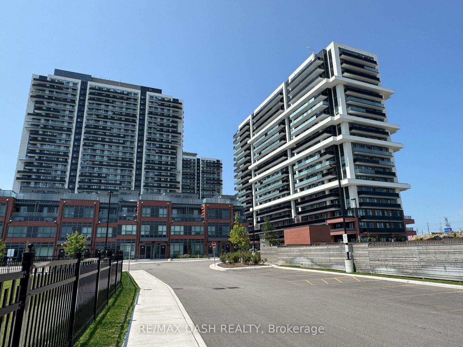 Property Photo:  2545 Simcoe Street N 922  ON L1L 0W3 