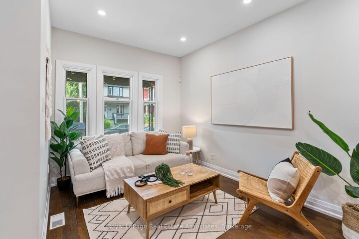 Property Photo:  23 Somerset Avenue Upper  ON L8L 2L4 