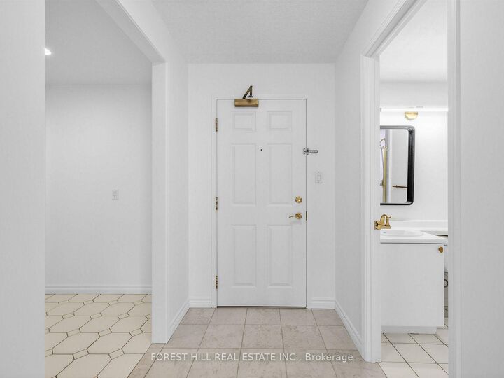 Property Photo:  1818 Bayview Avenue 302  ON M4G 4G6 
