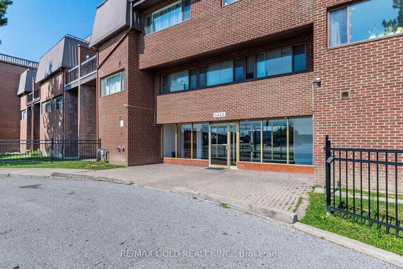 Property Photo:  3455 Morning Star Drive 120  ON L4T 3T9 