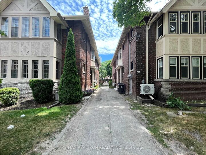 Property Photo:  485 Oriole Parkway B  ON M5P 2H9 