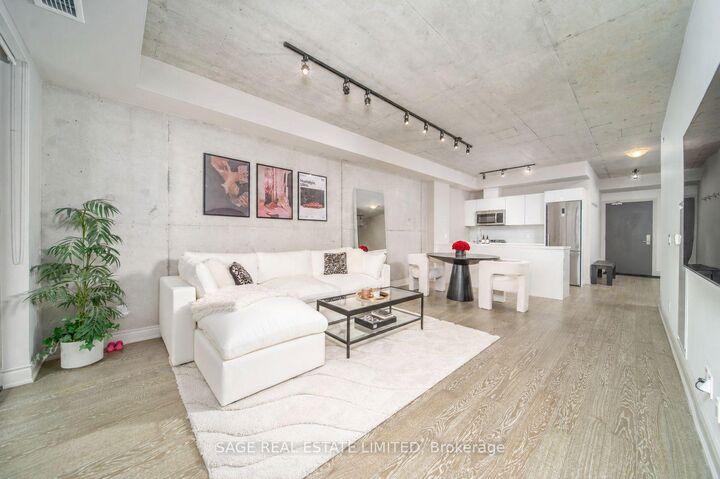 608 Richmond Street W 320 — photo 1