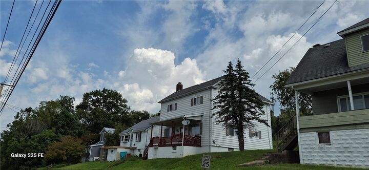 Property Photo:  904 N Jefferson St  PA 15425 