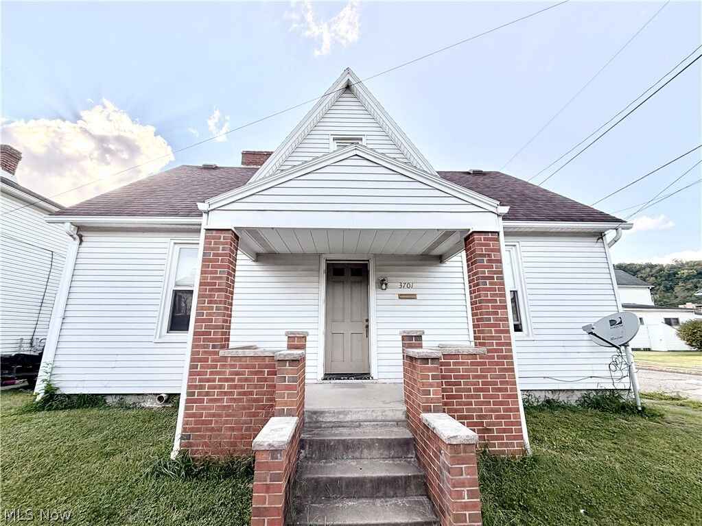 Property Photo: 3701 Lincoln Avenue OH 43947