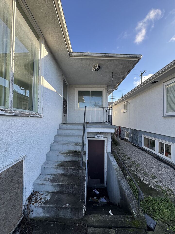 Property Photo:  7654 Fraser Street  BC V5X 3W8 