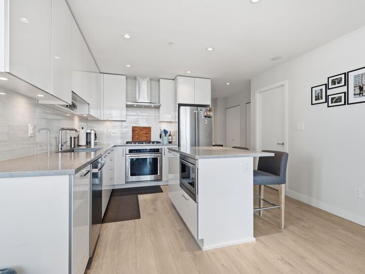 Property Photo:  1788 Gilmore Avenue 2702  BC V5C 0L5 