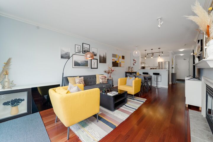 Property Photo:  2161 W 12th Avenue 404  BC V6K 4S7 