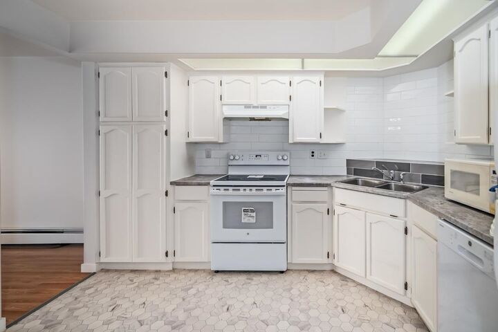Property Photo:  31930 Old Yale Road 215  BC V2T 2C7 
