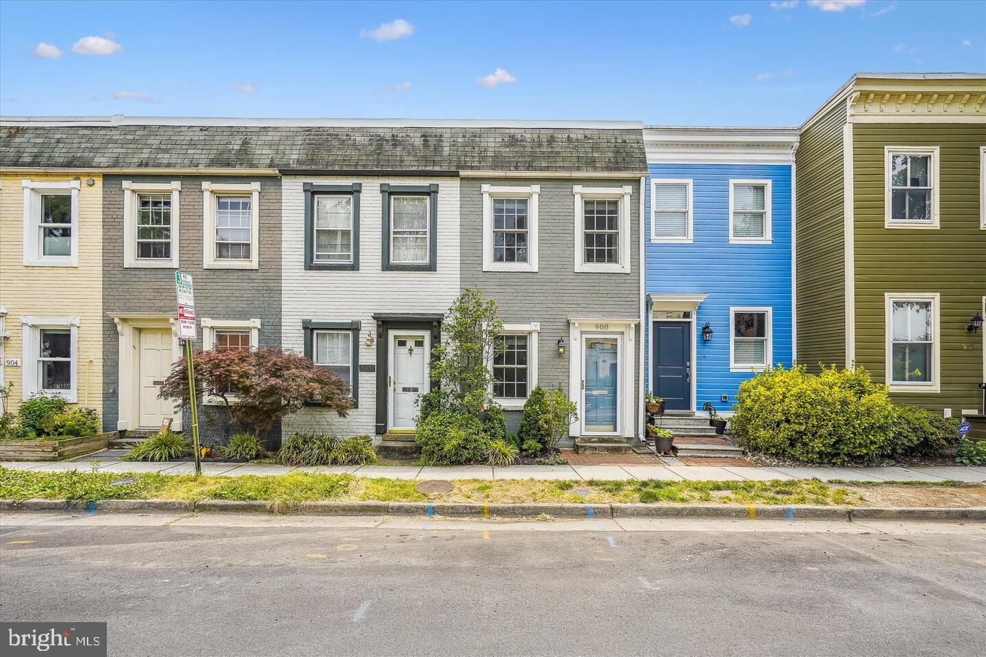 Property Photo:  908 Pendleton Street  VA 22314 