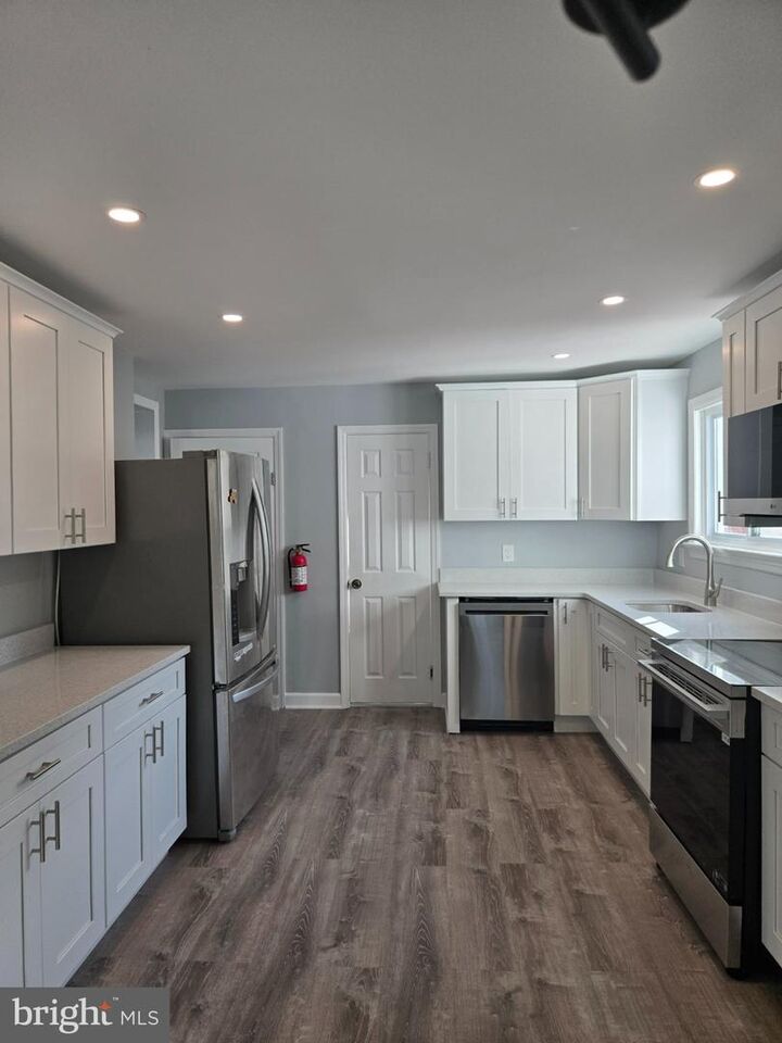 Property Photo:  14 Hillman Avenue  NJ 08638 