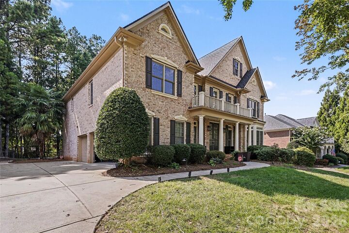 Property Photo: 17018 Harcombe Drive NC 28277