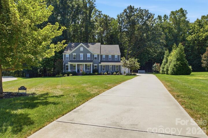 Property Photo: 1009 Brookmeade Drive NC 28173