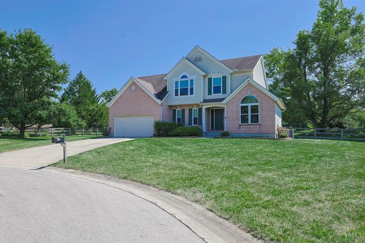 Property Photo: 7906 Laurelwood Drive OH 45039