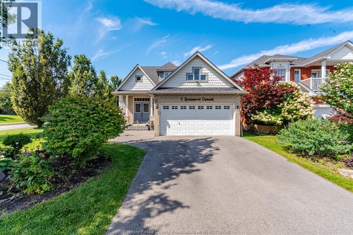 Property Photo:  2 Sprucewood Crescent  ON L1C 5C6 
