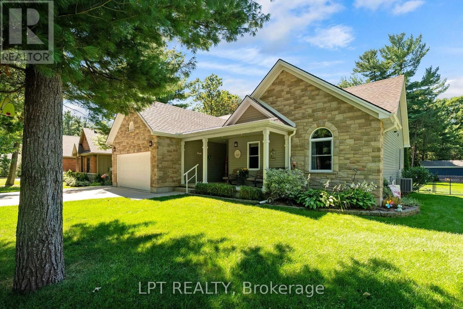 Property Photo:  10011 Jenna Road  ON N0M 1T0 