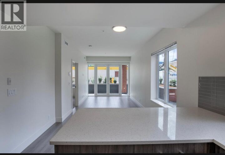 Photo de la propriété: 885 University Drive 106 BC V2C 0K2