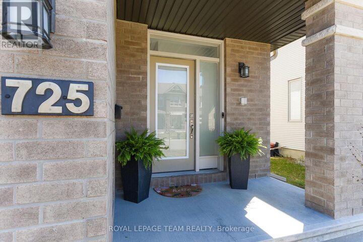 Property Photo:  725 Capricorn Circle  ON K4M 0J4 