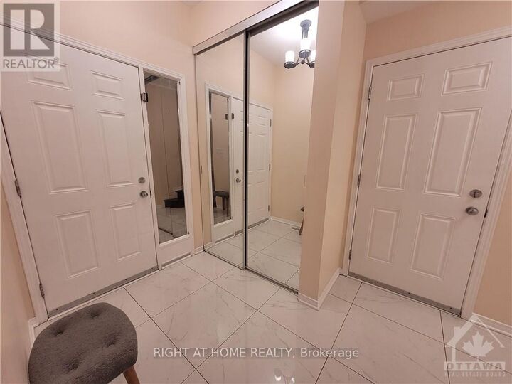 Property Photo:  239 Highpointe Crescent  ON K2J 5N8 