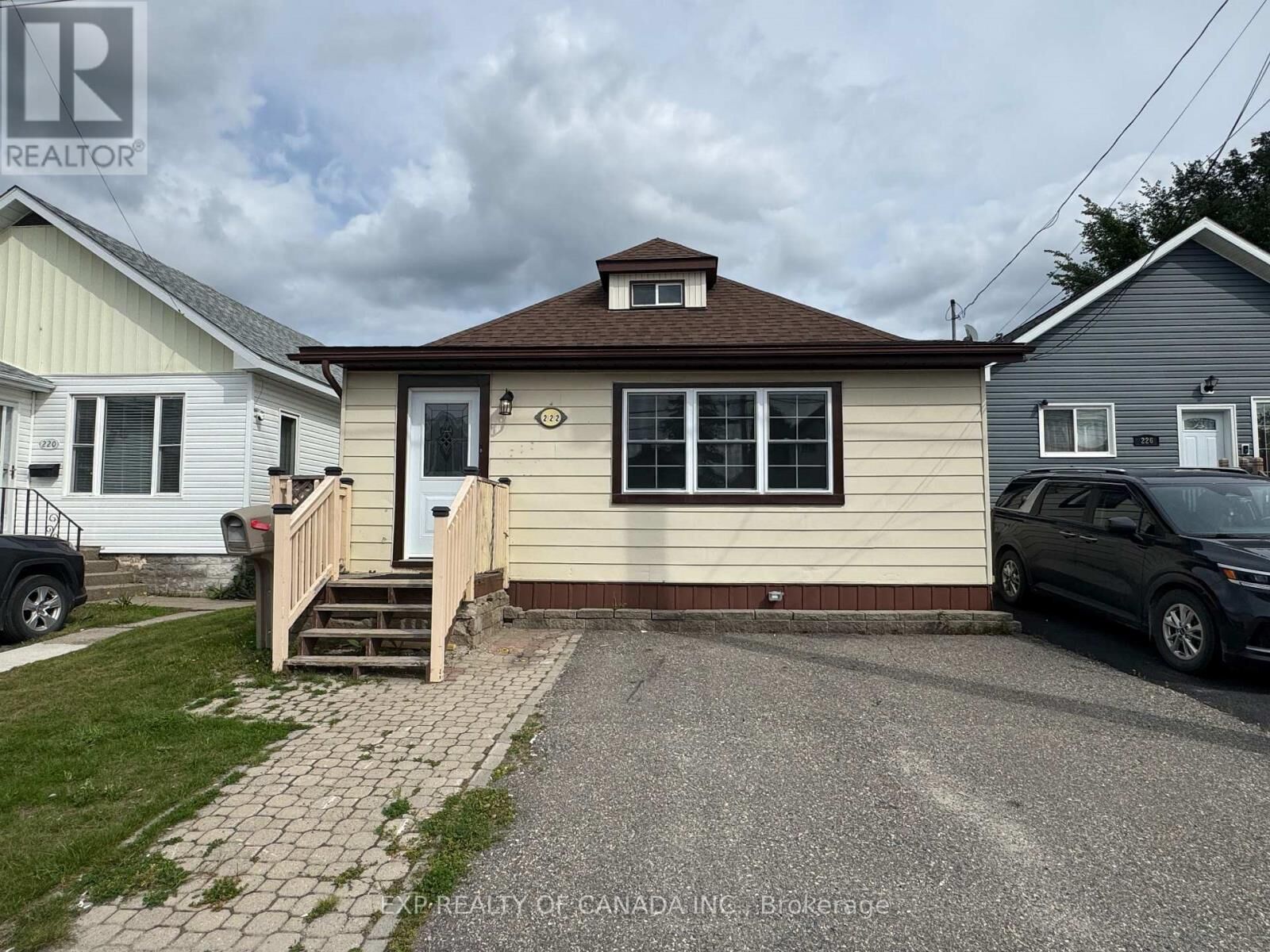 Property Photo:  222 Maple Street South  ON P4N 1Z2 