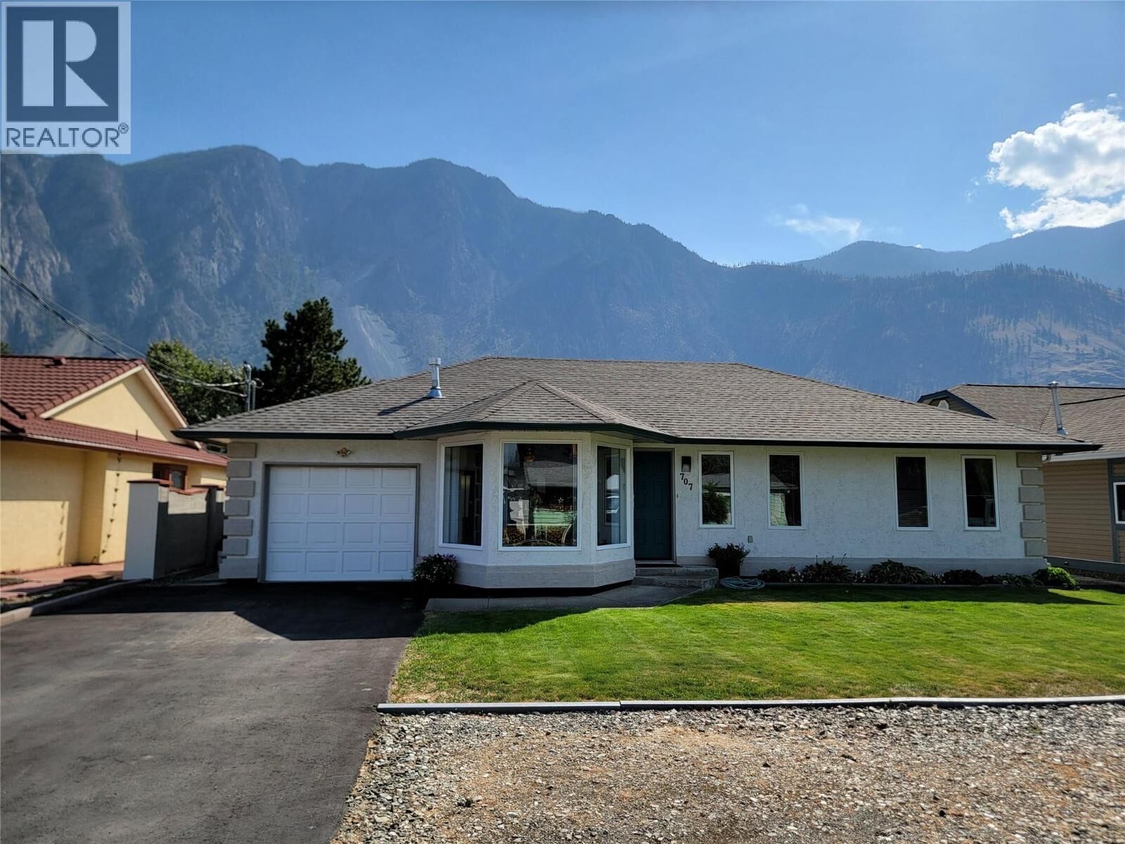Property Photo:  707 12th Avenue  BC V0X 1N3 