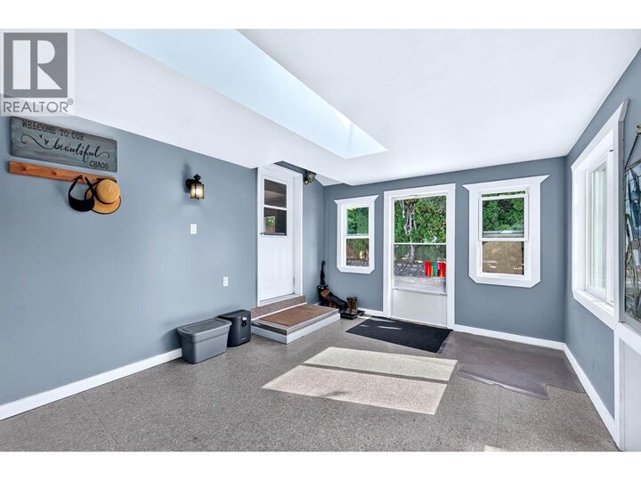 Property Photo:  367 Robson Street  BC V0E 1N1 