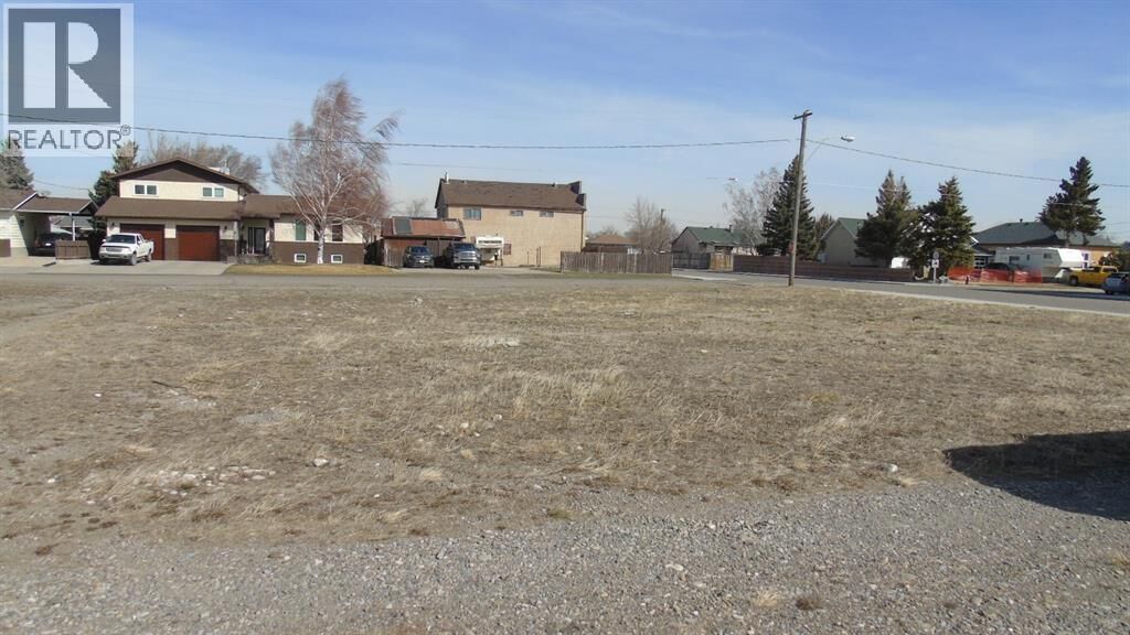 Property Photo:  168 16 Street  AB T0L 0Z0 