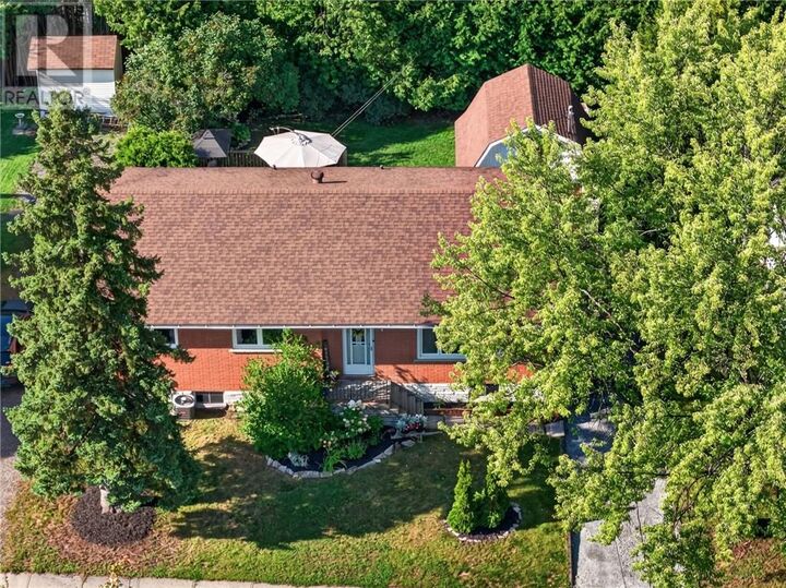 Property Photo:  214 First Avenue  ON P3Y 1M2 