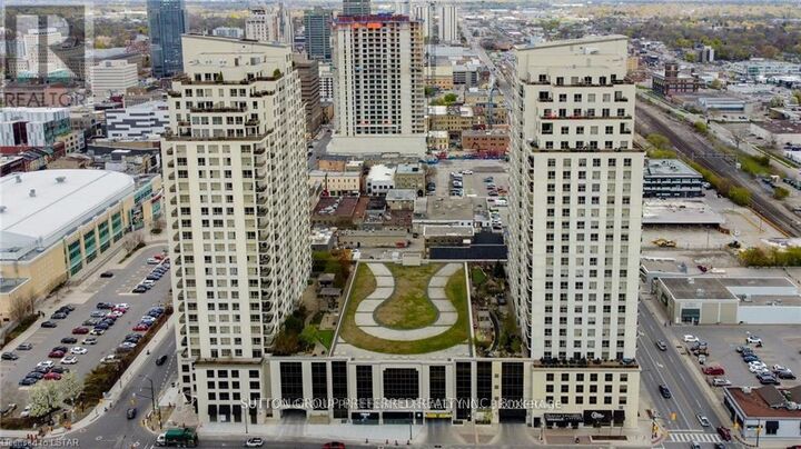 Property Photo:  330 Ridout Street North 2304  ON N6A 0A7 