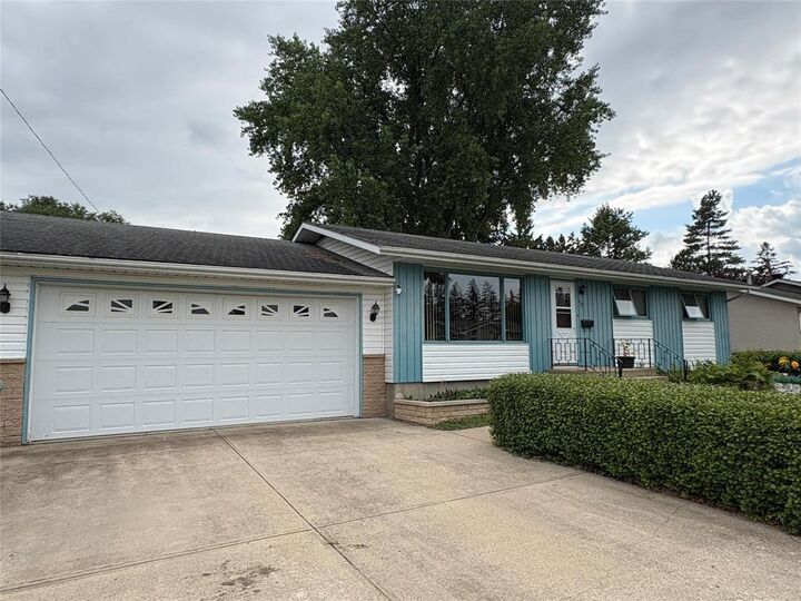 Property Photo:  125 Dunfield Avenue  MB R7N 0P1 