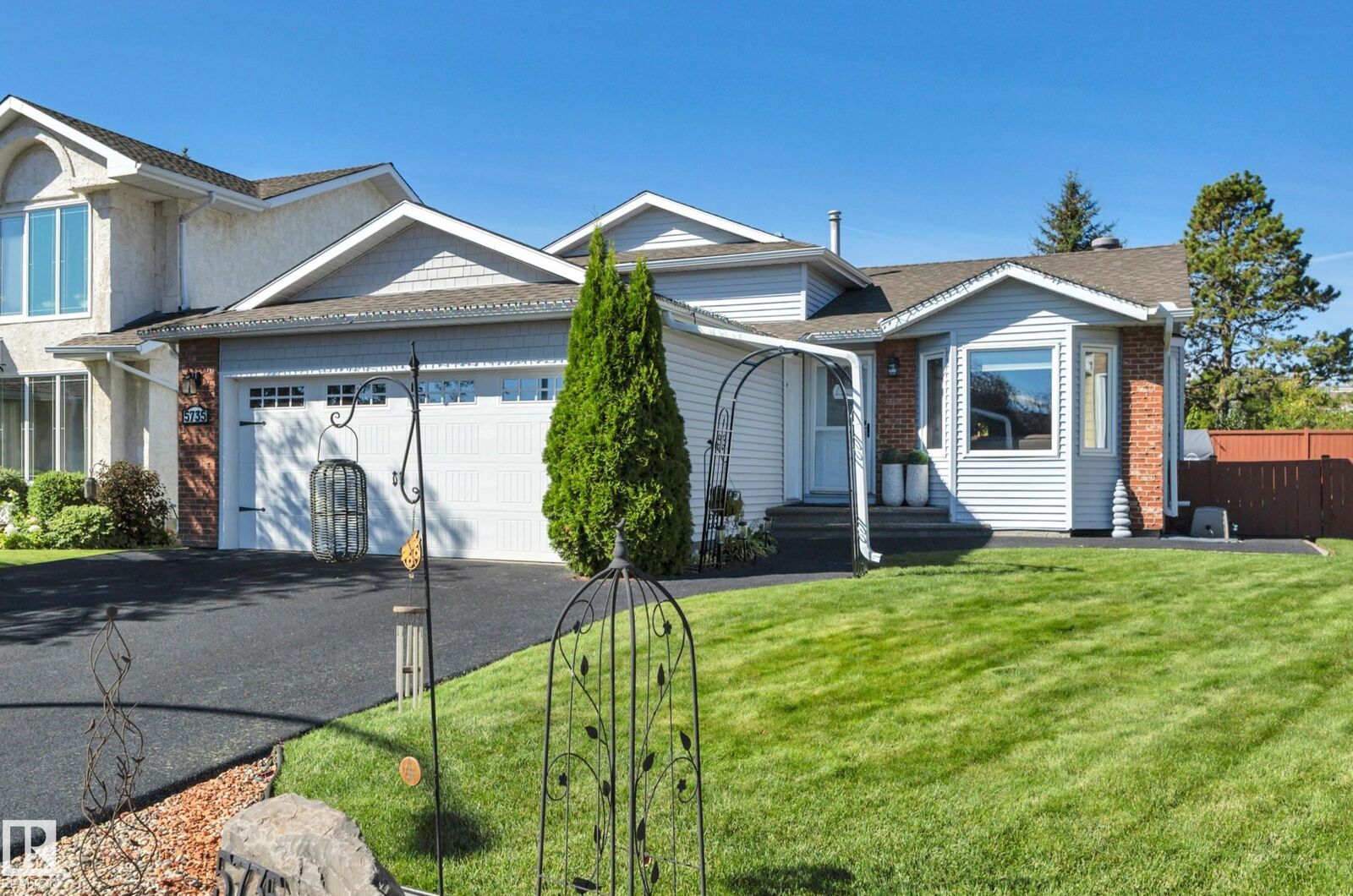 Property Photo:  5735 152A Avenue NW  AB T5A 4X7 